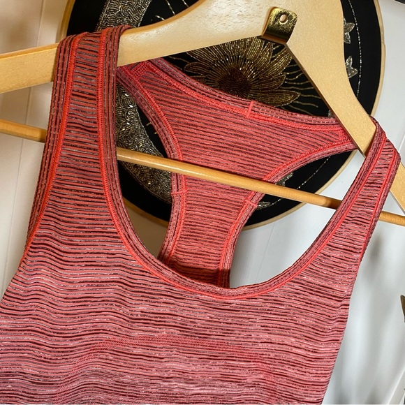 Lululemon Swiftly Tech Racerback Red Alert White Dark Sport Black Ombré Tank Top - Picture 3 of 9